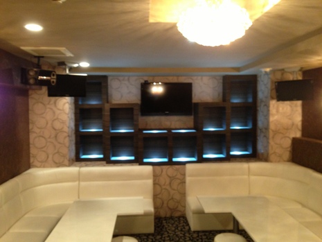 ボトル棚シート貼り